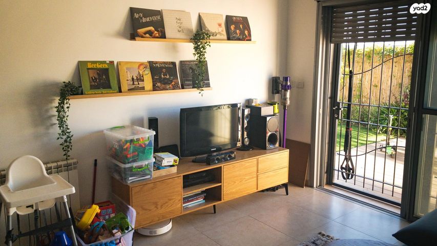 דירת גן, צור הדסה