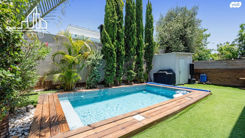 בית פרטי/ קוטג', נאות הפרחים, גן יבנה