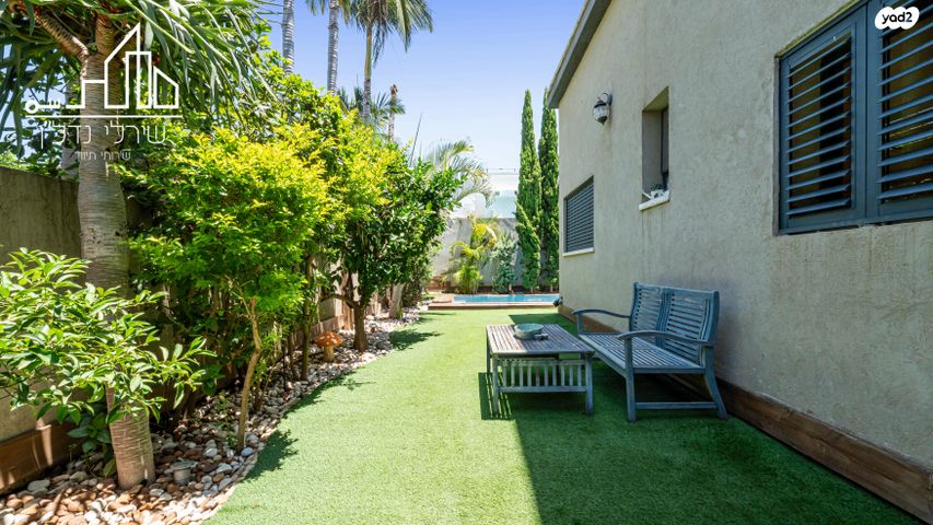 בית פרטי/ קוטג', נאות הפרחים, גן יבנה