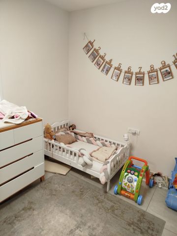 דירה, שדרות הרדוף, 2004, רעננה