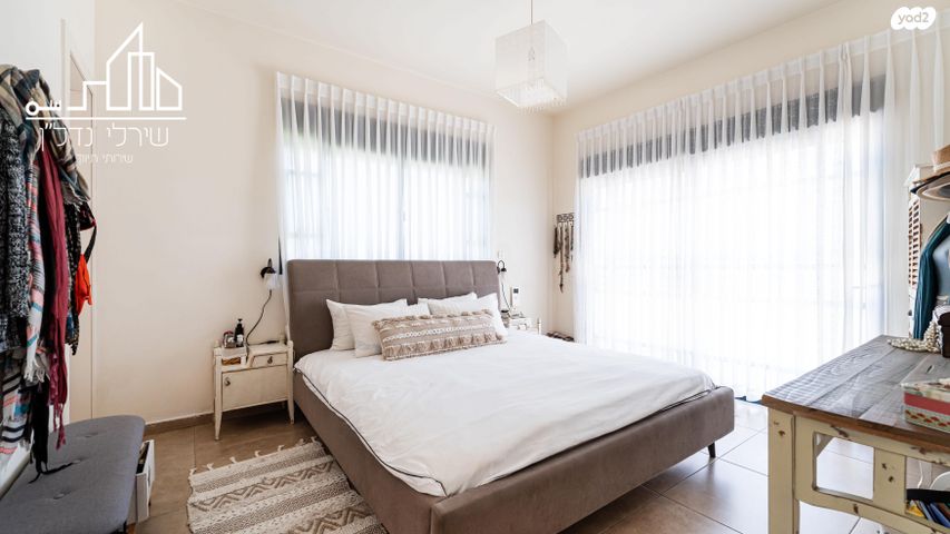 בית פרטי/ קוטג', נאות הפרחים, גן יבנה