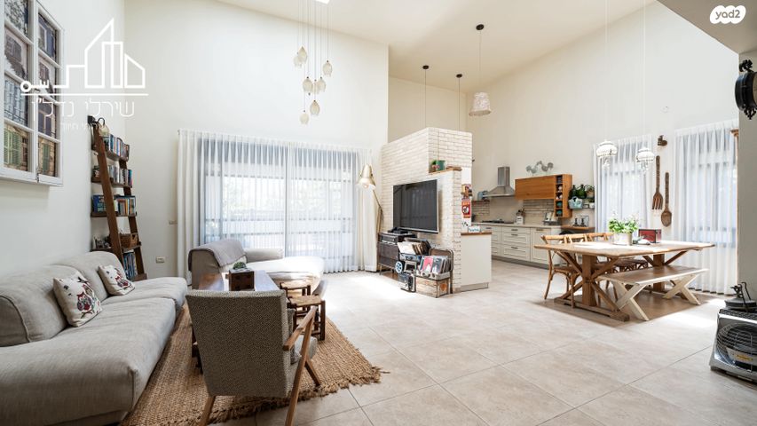 בית פרטי/ קוטג', נאות הפרחים, גן יבנה