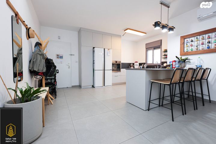 דירה, אלפי מנשה