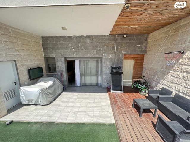 דירת גן, קטיף, נתיבות מערב, נתיבות