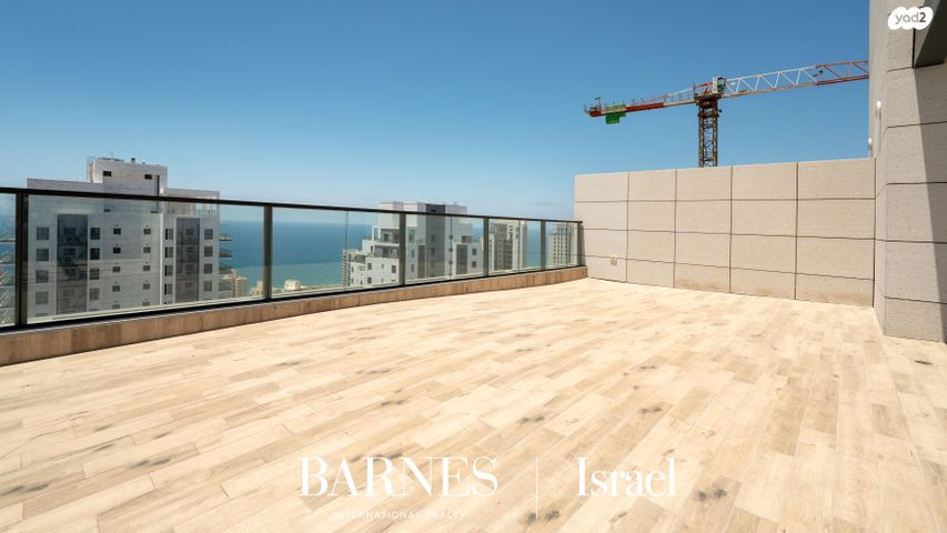 גג/ פנטהאוז, אמנון ליפקין שחק 5, נוף הטיילת, נתניה