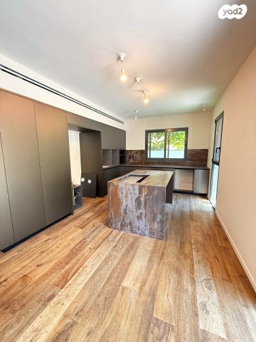 דירת גן, נאות אפקה א', תל אביב יפו