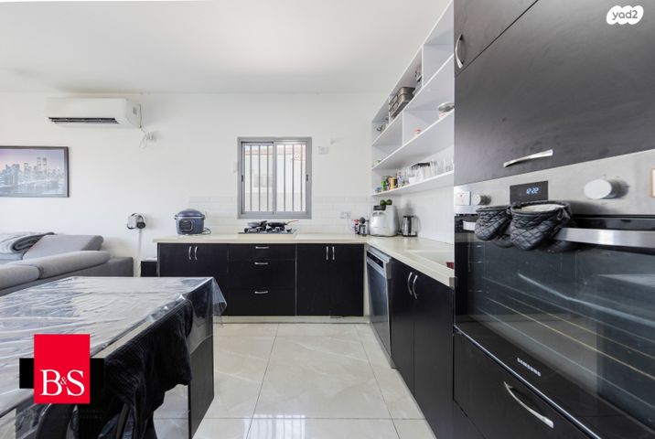 דו משפחתי, הרב ז. גולד 17, נאות גנים, נתניה