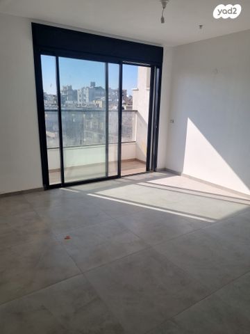 דירה, ישראל בן ציון, דרום מערב ותיק, בת ים