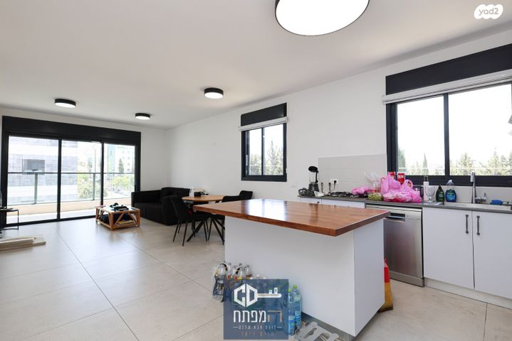 דירה, הרצליה