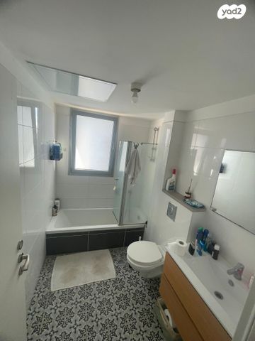 דירה, הגורן, פועלי הרכבת, גבעתיים