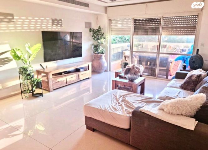 דירה, פייר קניג 37, נוף הטיילת, נתניה