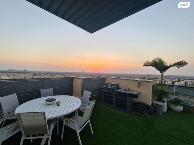 גג/ פנטהאוז, גדעון האוזנר 5, רמות הרכס, באר שבע