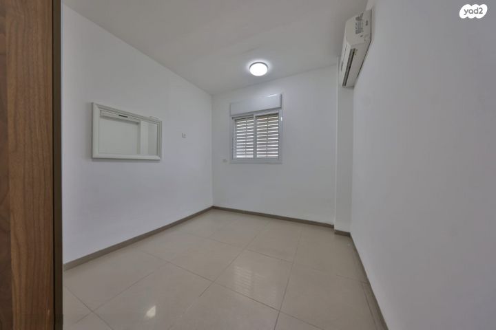 דירה, מנחם בגין, נווה גנים, קרית מוצקין