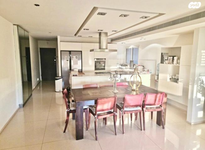 דירה, פייר קניג 37, נוף הטיילת, נתניה