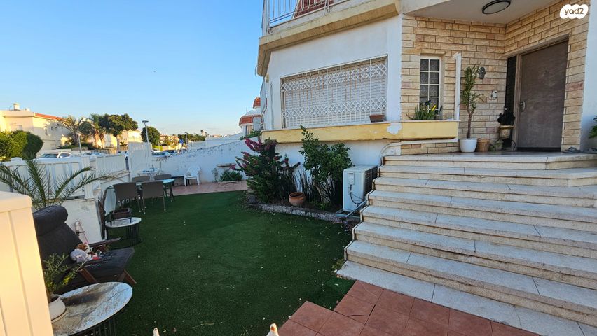 דו משפחתי, נהריה