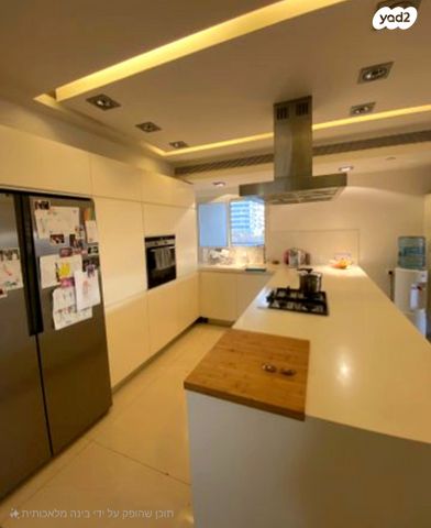 דירה, פייר קניג 37, נוף הטיילת, נתניה