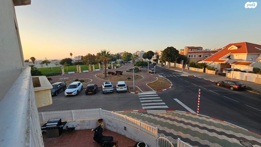 דו משפחתי, נהריה