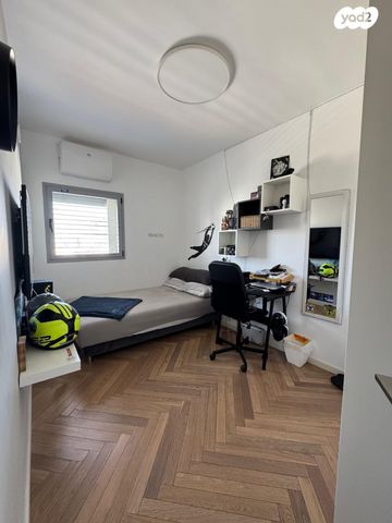 דירה, ז'בוטינסקי 31, ארלוזורוב, גבעתיים