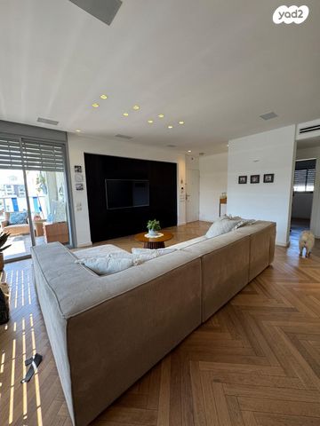 דירה, ז'בוטינסקי 31, ארלוזורוב, גבעתיים