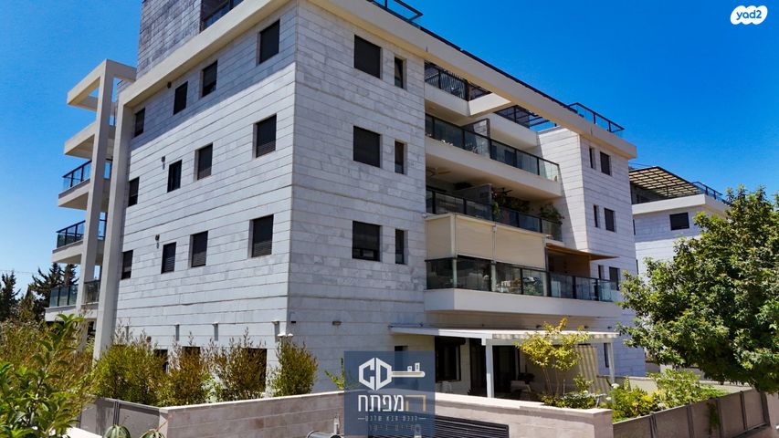 דירה, הרצליה