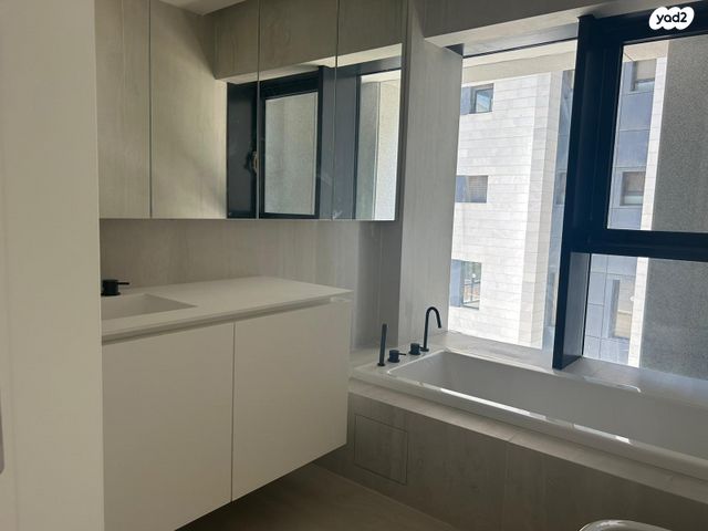 דירת גן, אבשלום חביב, רמת אביב ג', תל אביב יפו