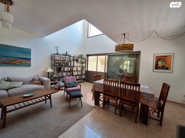 בית פרטי/ קוטג', גולן, רמת השרון