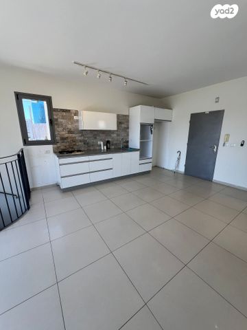 דופלקס, דרך מנחם בגין, תל אביב יפו