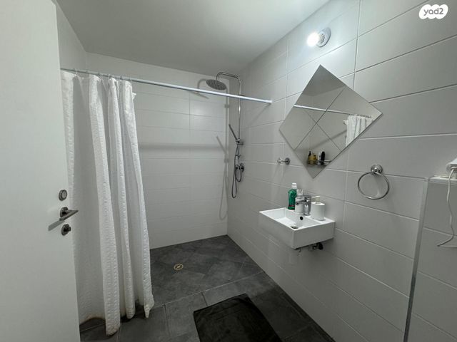 דירה, גרציאני יצחק, גני שרונה, קרית הממשלה, תל אביב יפו