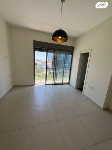 דופלקס, דרך מנחם בגין, תל אביב יפו