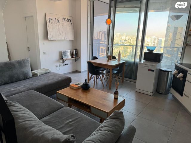 דירה, גרציאני יצחק, גני שרונה, קרית הממשלה, תל אביב יפו