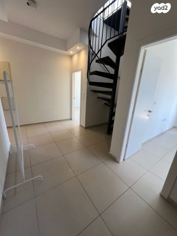 דופלקס, דרך מנחם בגין, תל אביב יפו