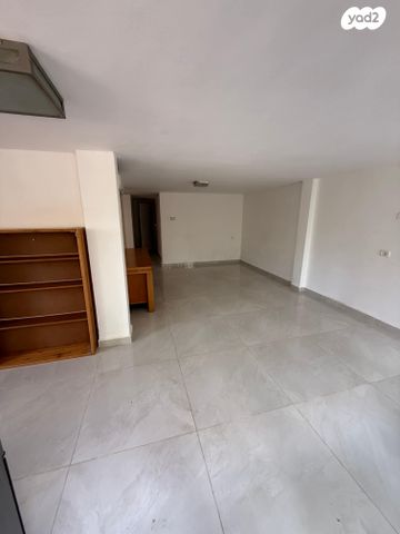 דירת גן, עין זיק 12, שאר העיר, מיתר / כרמית