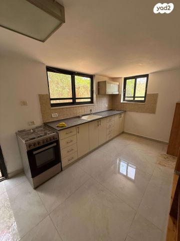 דירת גן, עין זיק 12, שאר העיר, מיתר / כרמית