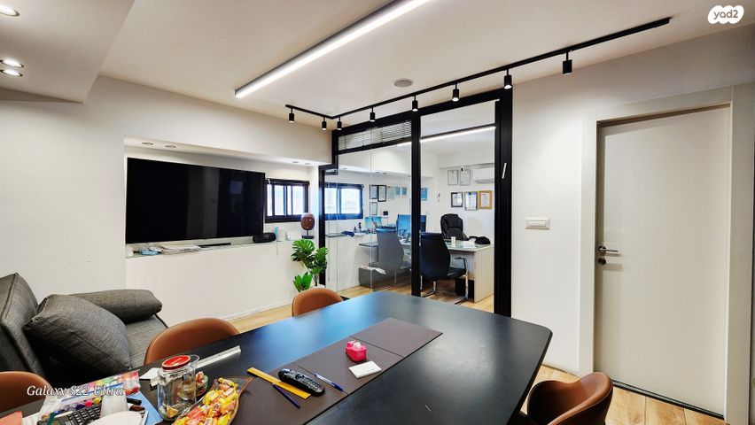 חנויות/ שטח מסחרי, המסילה, אזור תעשיה, נשר