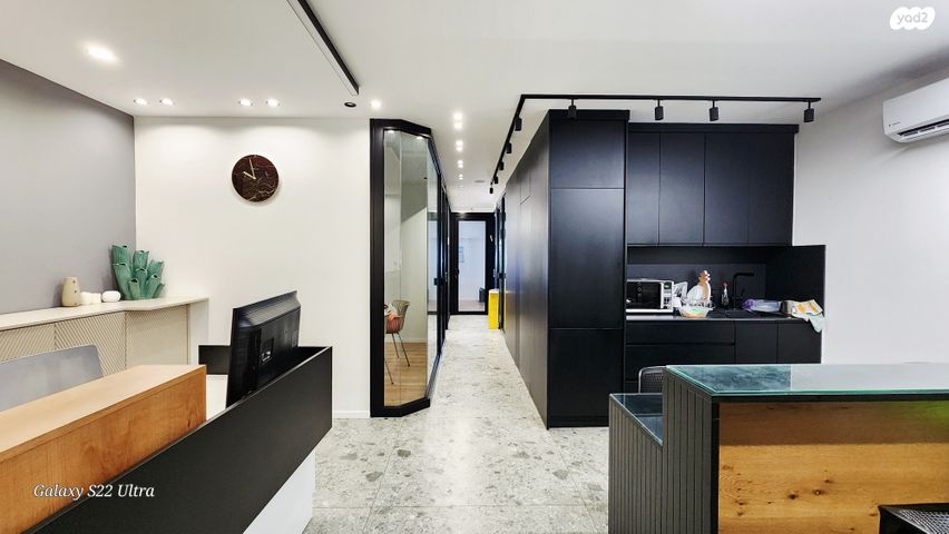 חנויות/ שטח מסחרי, המסילה, אזור תעשיה, נשר