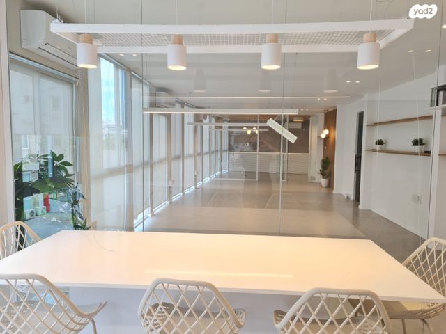 דרך מנחם בגין 