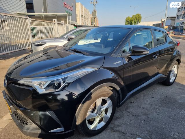 מודעת רכב טויוטה C-HR