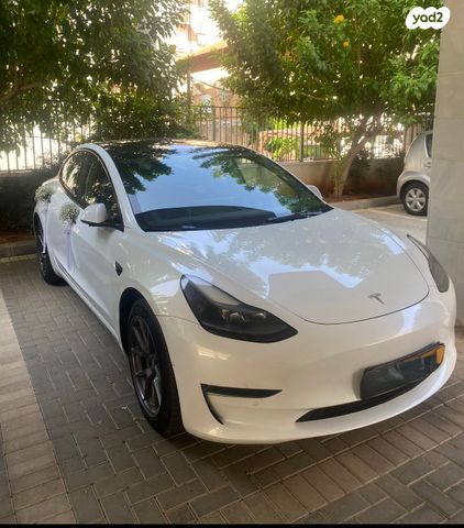 מודעת רכב טסלה מודל 3