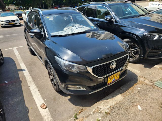 מודעת רכב אם ג'י ZS
