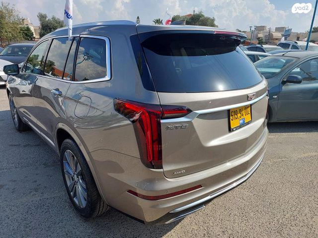 קאדילק XT6