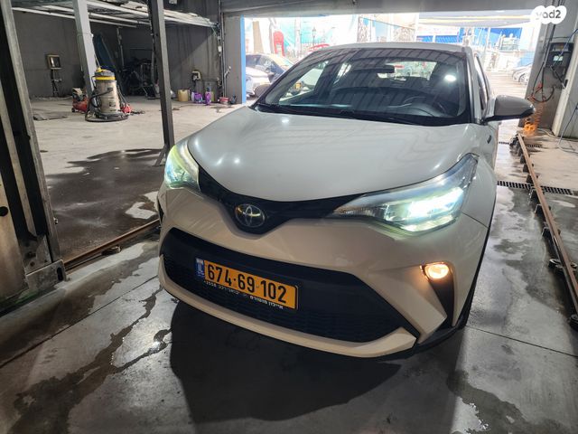 מודעת רכב טויוטה C-HR