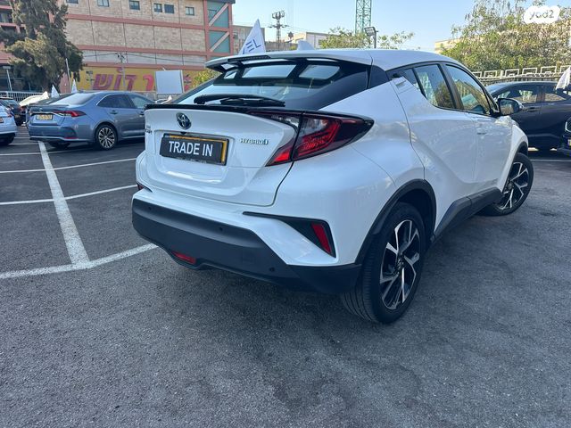 מודעת רכב טויוטה C-HR 2