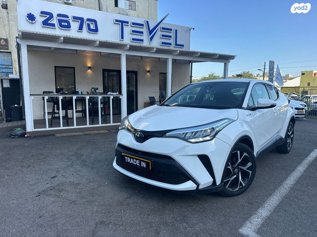 מודעת רכב טויוטה C-HR