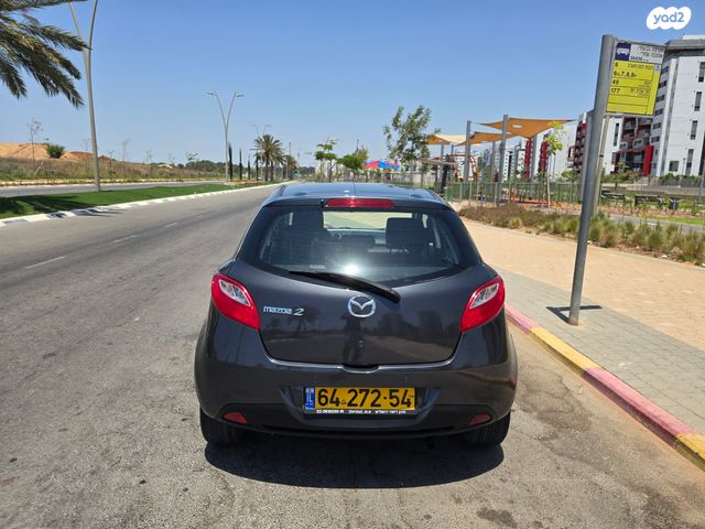 מודעת רכב מאזדה 2