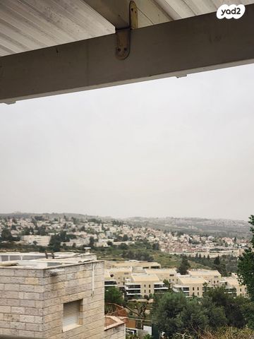 אפרסק 25