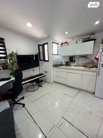 גג/ פנטהאוז, חפר 5, התקוה, בית יעקב, נווה צה"ל, תל אביב יפו