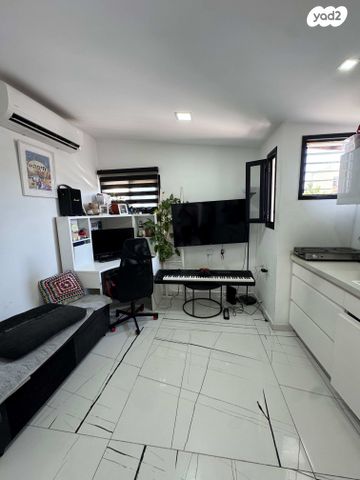 גג/ פנטהאוז, חפר 5, התקוה, בית יעקב, נווה צה"ל, תל אביב יפו