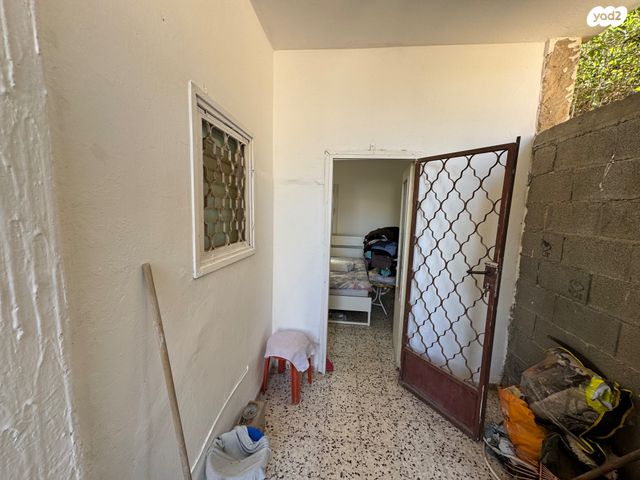 דירת גן, קרית אתא