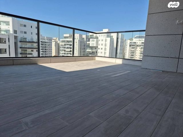 דירה, אורי אלמוג, קרית רבין, חולון