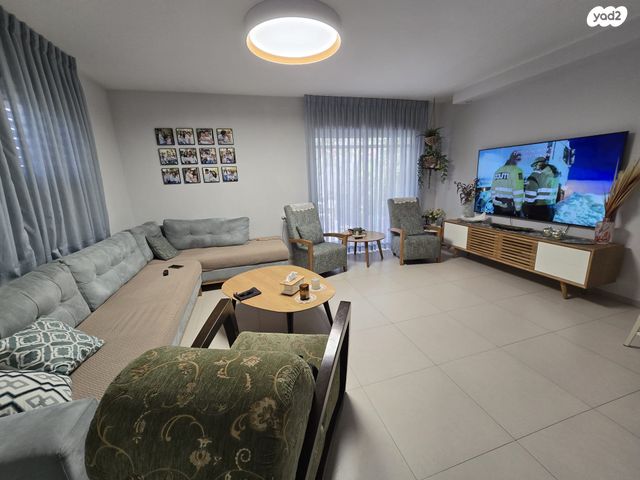 בית פרטי/ קוטג', אחוזת גדרה, גדרה